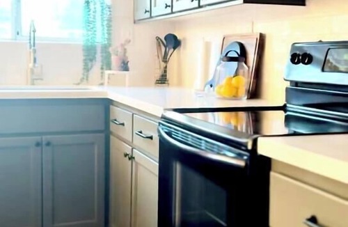 Rancho Ventura Apartment | “The Louie”-Cute & Cozy Abode