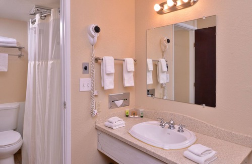 Downtown Klamath Falls Hotel | The Maverick Motel, Main Street USA Collection by PNW Hospitality