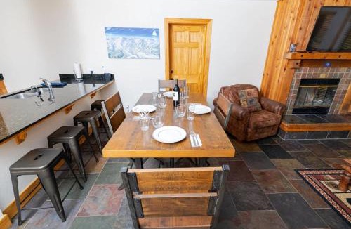 Kirkwood House | The Meadows - 2 Bdrm Family Condo in Kirkwood