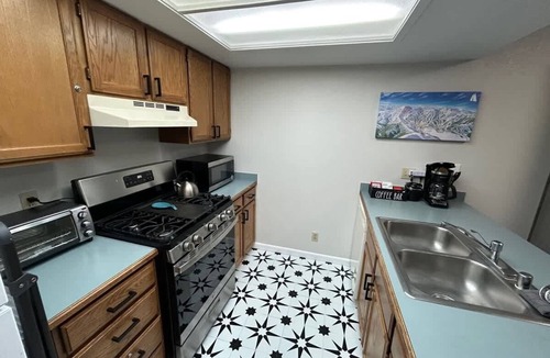 Kirkwood Apartment | The Meadows- Charmed Ski & Relax Studio