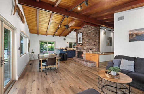 Encanto House | "The Medallion" Modern City Estate 7bed/5bath AC