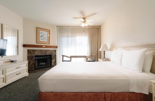 Pacific Grove Hotel | The Monarch Resort