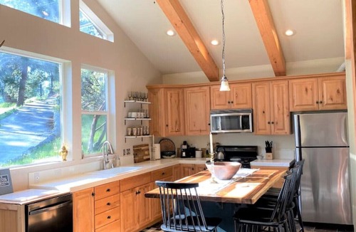 Groveland Cabin | The Moose, Stylish Farmhouse Cabin near Yosemite, Sleeps 8