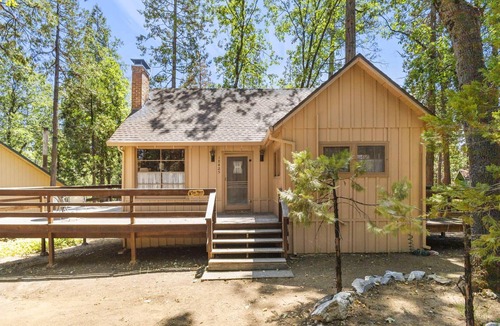 Twain Harte Cabin | The Nest: 4 BR, 2 BA Cabin or Bungalow in Twain Harte, Sleeps 11