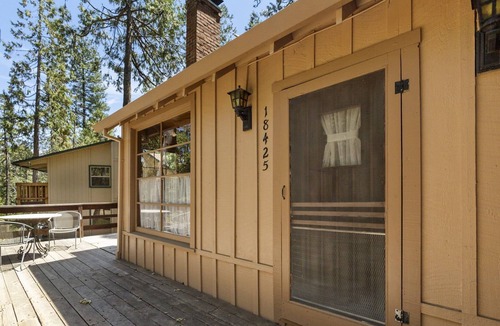 Twain Harte Cabin | The Nest: 4 BR, 2 BA Cabin or Bungalow in Twain Harte, Sleeps 11