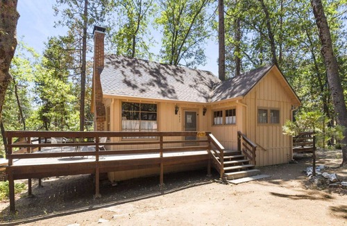 Twain Harte Cabin | The Nest: 4 BR, 2 BA Cabin or Bungalow in Twain Harte, Sleeps 11