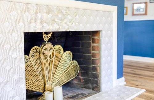 Altamont House | The Nest with Firepit & Backyard Oasis