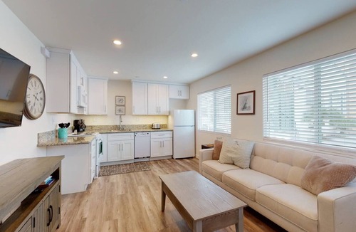 Morena Apartment | The Nook of Silver Terrace, near USD & Old Town.