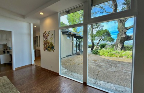 San Rafael House | The Oak - Luxury 4B4B Resort Stay in San Rafael with Pool and Hot Tub