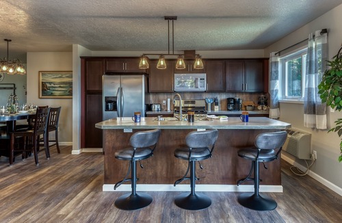Lincoln City House | The Pacific Lookout Sleeps 6, Hot Tub, Pet Friendly, Ocean View, EV Charger