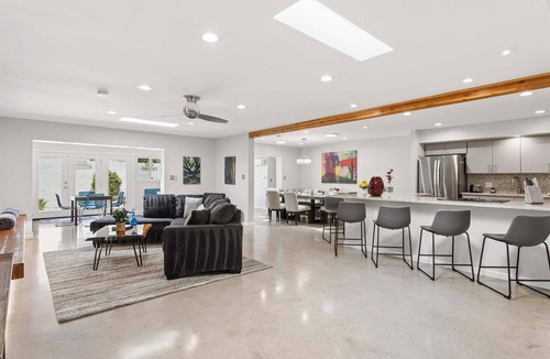 Brown and Stetson Business House | The Paddock Manor | Old Town District