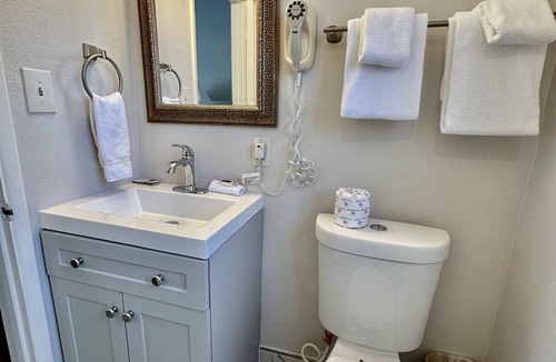 Shell Beach Hotel | The Palomar Inn