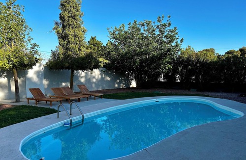 North Las Vegas House | The Peacock Inn LV - 8 Bdr 4 Bth 14 Beds, Free Spa Heat, WiFi