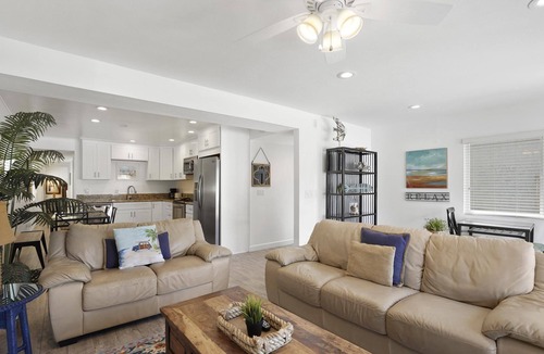 West Newport House | The Perfect Beach House for a Family Trip to the Coast | Steps to Beach | Sunny & Hyper Clean