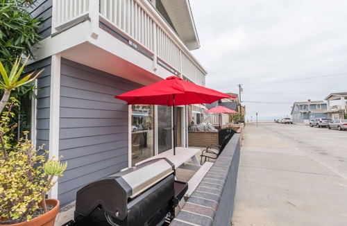 West Newport House | The Perfect Beach House for a Family Trip to the Coast | Steps to Beach | Sunny & Hyper Clean