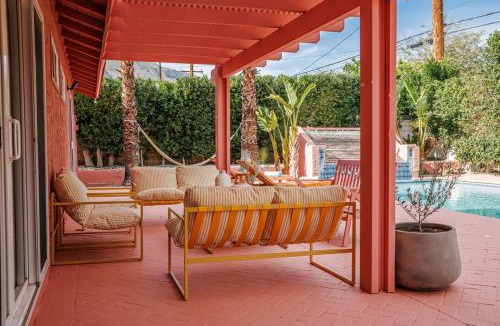 Racquet Club West Villa | The Pink House - Palm Springs Gem with Private Pool & BBQ