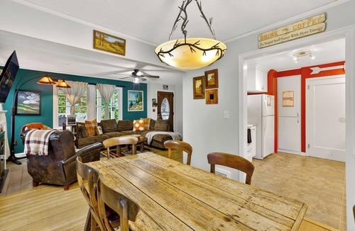 Portland House | The Pumpkin House 3 Miles to Downtown Portland New Hot Tub