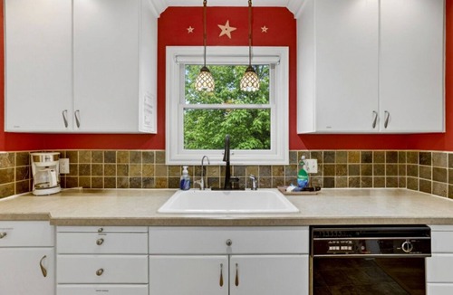 Portland House | The Pumpkin House 3 Miles to Downtown Portland New Hot Tub