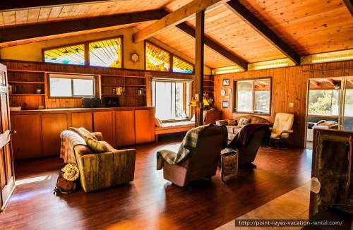 Point Reyes Station House | The Quail's Nest Retreat
