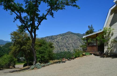 Three Rivers House | The Quail's Nest