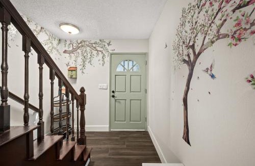 Upland Apartment | The Quirky Bloom-Whimsical Guest house