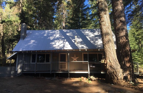 Klamath Falls Cabin | THE REDBAND CABIN - 2 acres at Rocky Point on Klamath Lake - Boat, hike, fish!