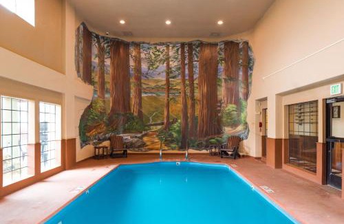 Fortuna Hotel | The Redwood Riverwalk, a boutique hotel