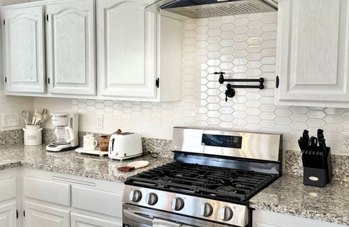 Summerlin House | The Refuge of Dreams – Family-Friendly 3BR/3BA Home with Pool, Spa & Gym Access