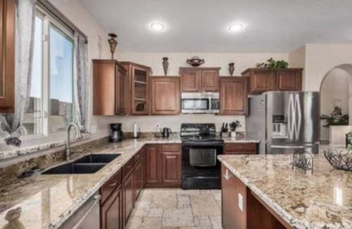 Foothills Reserve House | The Reserve Large Home and Pool