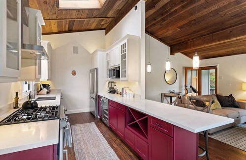 Monte Rio House | The Retreat at River Gardens ~ Spacious, Hot Tub, Riverfront!