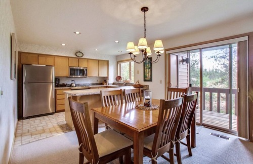 Sunriver Condo | The Ridge at Sunriver - Condo #1 - Access provided to onsite seasonal swimming pool & tennis facilities, year-round hot tub plus 4 bikes