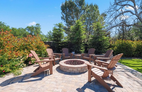 Columbia House | The Ridgewood Estate : Pool - Fire Pit - Central