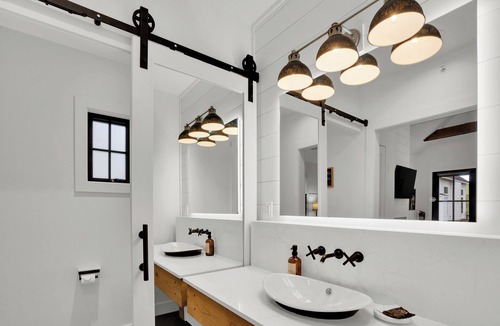 Sisters Hotel | The Scout Boutique Cottages