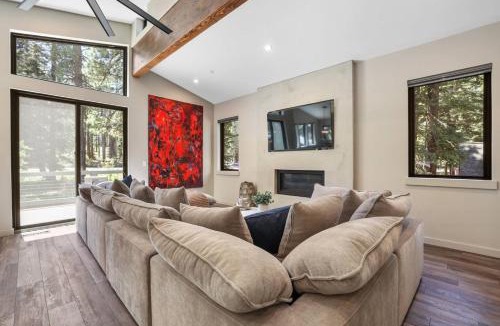 Tahoe Island House | The Sierra Outpost Great SLT Location