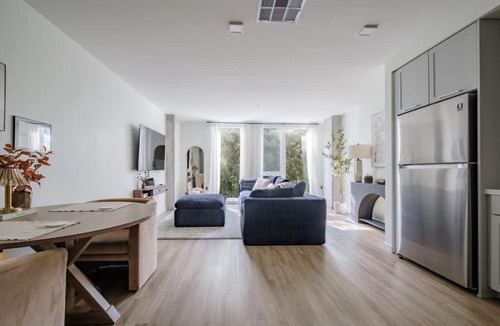 Downtown Sacramento Apartment | The Slate Luxury Capitol View DOCO Golden 1