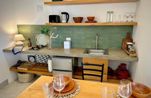 Vinorama Apartment | The Spacious Serenity Loft @ Seaside Villa w/Infinity Pool, Jacuzzi & Beach