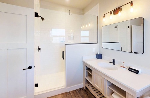 Eureka Hotel | The Suites at Indian Springs Montana
