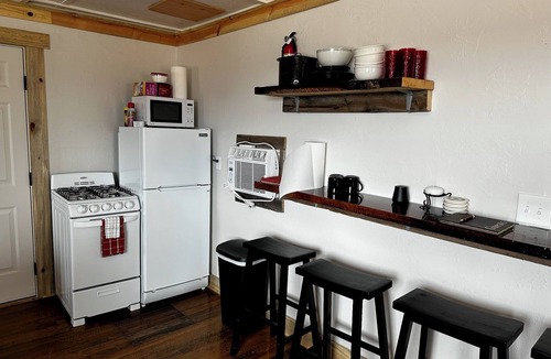 Monticello Apartment | The Sunset Retreat Cabin