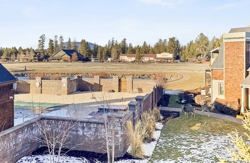 Sisters House | The Three Sisters 2 bdrm/2 bath home located in Pine Meadow Village next to the