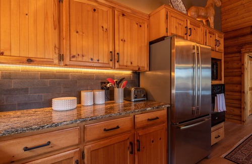 Boring House | The Ultimate Family Getaway at Dolan Creek Farm for 10!