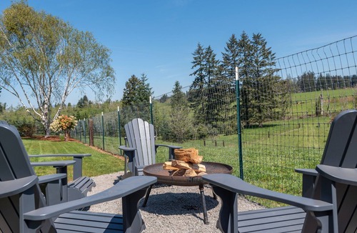 Boring House | The Ultimate Family Getaway at Dolan Creek Farm for 10!