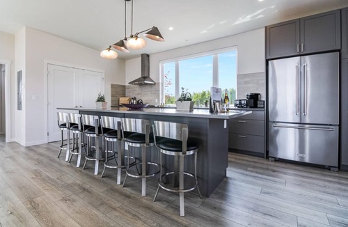Salem House | The View House at Bryn Mawr Vineyards