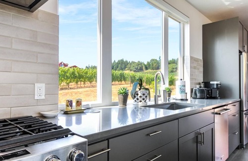 Salem House | The View House at Bryn Mawr Vineyards