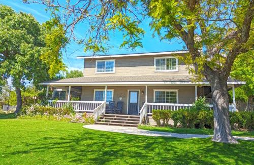 Paso Robles Villa | The Vineyard Farmhouse Villa