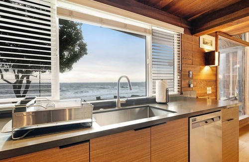 Aptos House | The Waves – Spacious, Stylish Beach Retreat