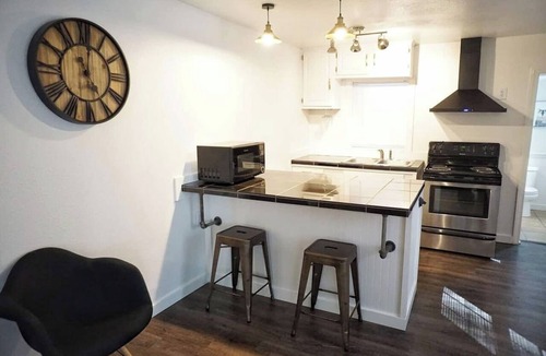 Shaver Lake Apartment | This fourplex is a 1 bedroom(s), 1 bathrooms, located in Shaver Lake, CA.