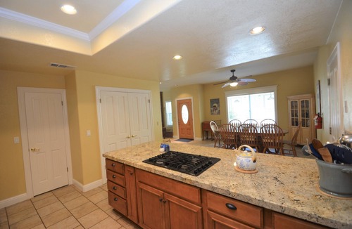 Bass Lake House | This townhouse is a 3 bedroom(s), 3 bathrooms, located in Bass Lake, CA.