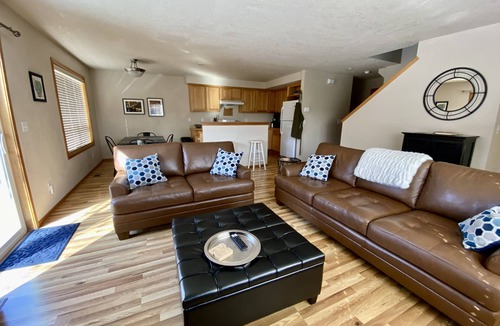 Sisters House | Three Peaks Retreat - 3 Bedroom 2.5 Bathroom Townhouse