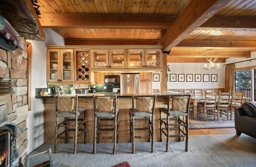 Mammoth Lakes Condo | Timber Ridge #2 - Ski in/Ski Out to Eagle Lodge - right by trail out