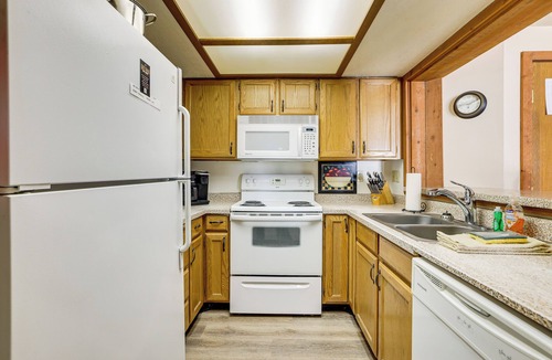 Brian Head Apartment | Timberbrook Village Condo: Community Pool, Hot Tub